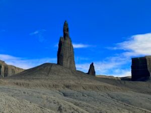 Hiking to Long Dong Silver: Utah’s Most Unforgettable Hoodoo near Hanksville