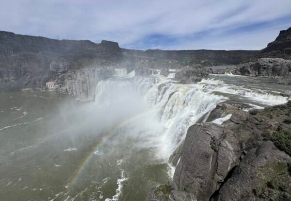 Explore Shoshone Falls: Ultimate Hiking Guide & Travel Tips