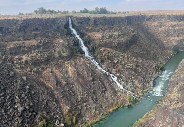 Ultimate Guide to Hiking Malad Gorge West Rim Trail: Thousand Springs