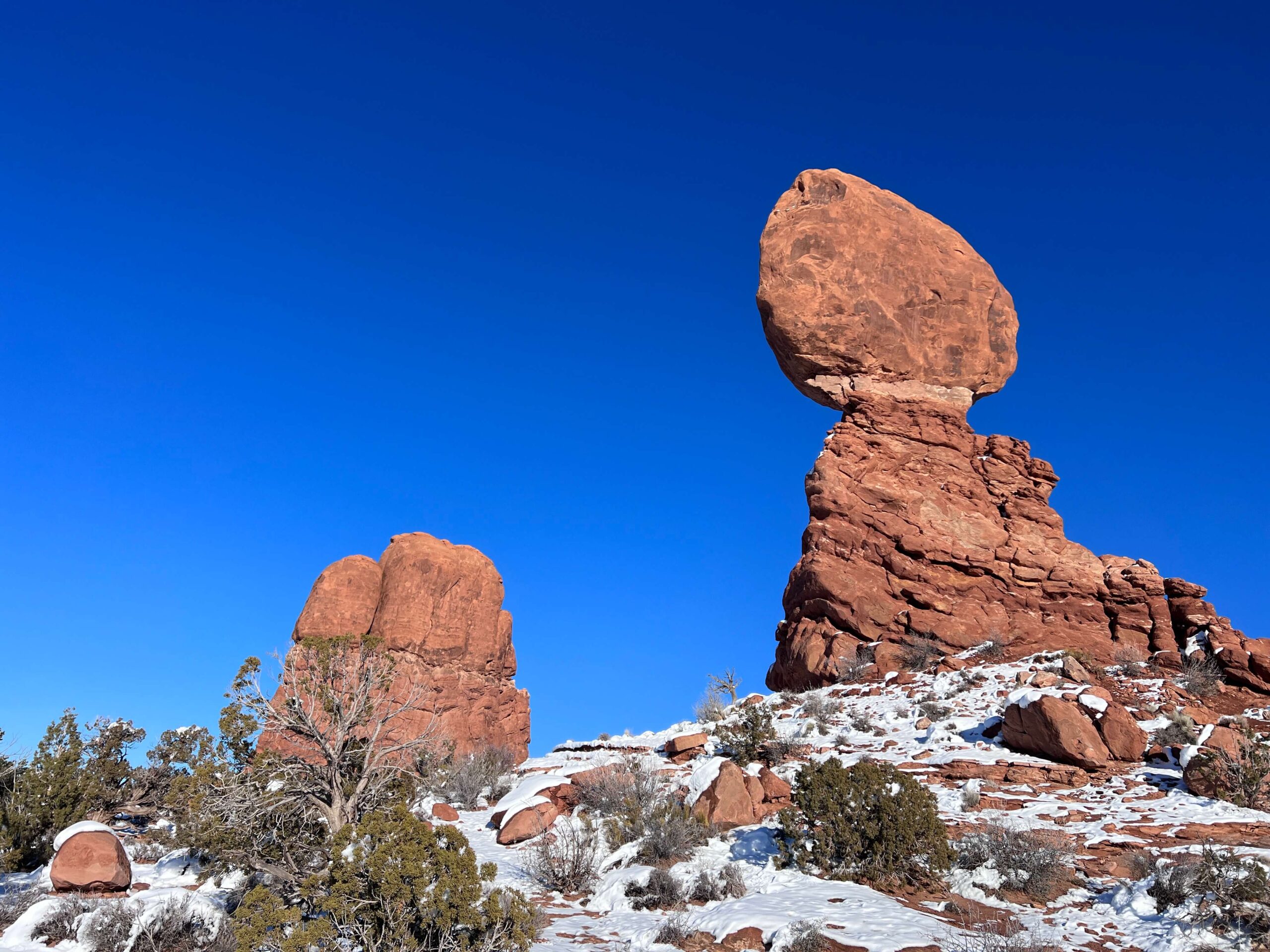 Balanced Rock: Essential Guide for Hikers in Arches National Park