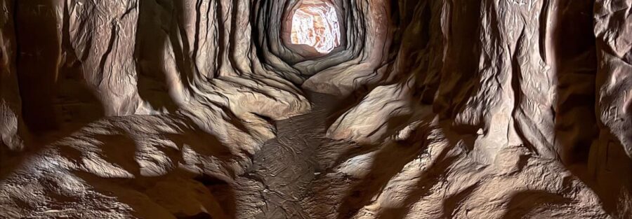 Exploring the Belly of the Dragon: A Hiking Guide Near Kanab, Utah