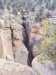Off-Roading Skutumpah Road in Grand Staircase-Escalante: Slot Canyons and Backroad Solitude