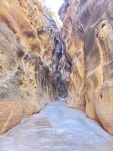 Hiking Willis Creek Narrows: A Peaceful Slot Canyon Adventure