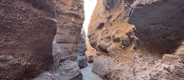 Hiking Spooky Canyon in Lake Mead