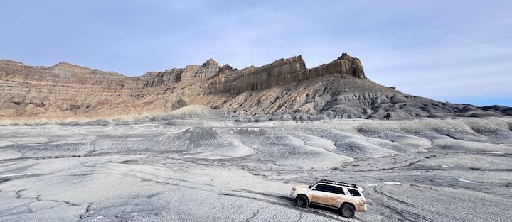 Off-Roading Crosby Canyon in Glen Canyon: An Epic Desert Adventure