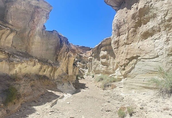Scenic view along Wiregrass Canyon Near Page, Arizona, Glen Canyon National Recreation Area &#