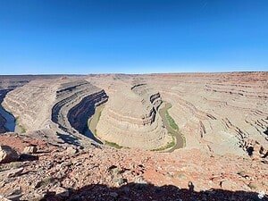 Hiking Goosenecks Viewpoint Trail: A Stunning Overlook in Goosenecks State Park