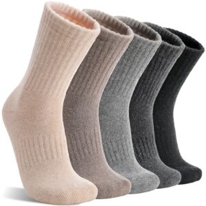 MOGGEI women’s merino wool hiking socks in cold weather